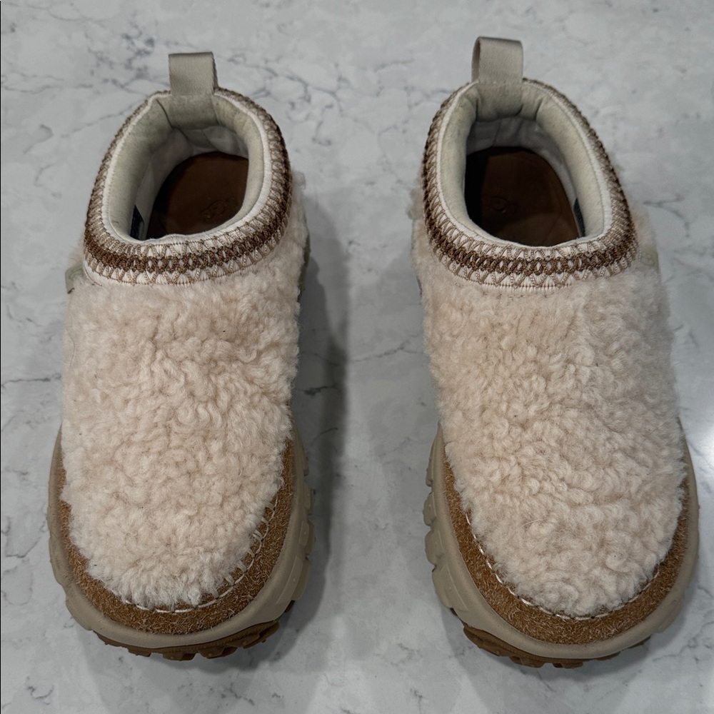 UGG Venture Daze Cozy slippers